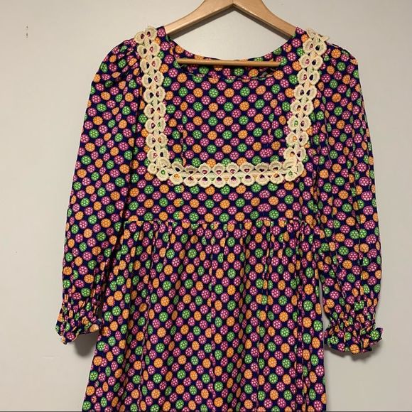 Vintage 1960s Cottagecore Dress. Handmade, lace trim, rainbow floral colour. US6 - Picture 3 of 8